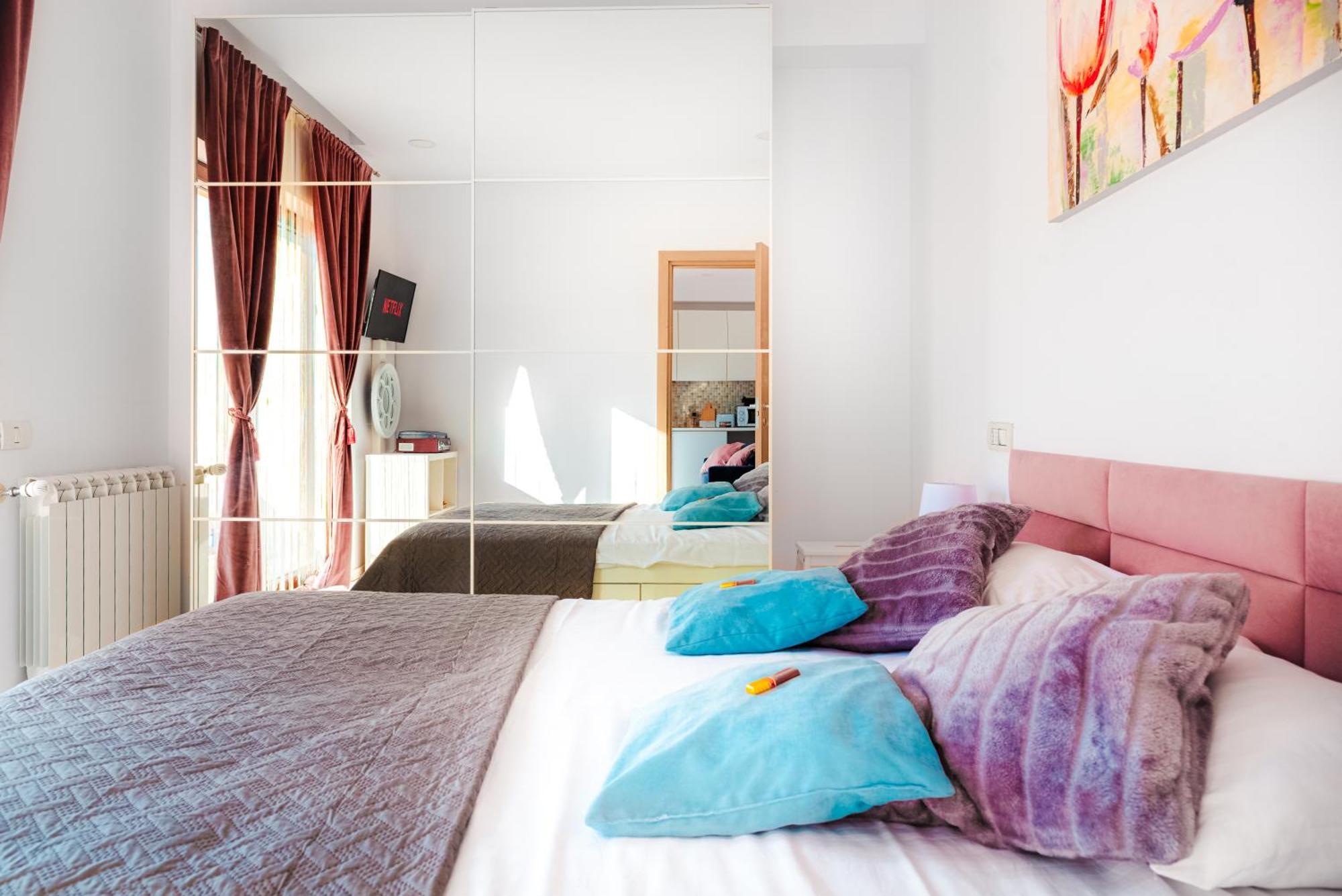Downtown Apartment Boutique - Blue & Pink Бухарест Екстер'єр фото