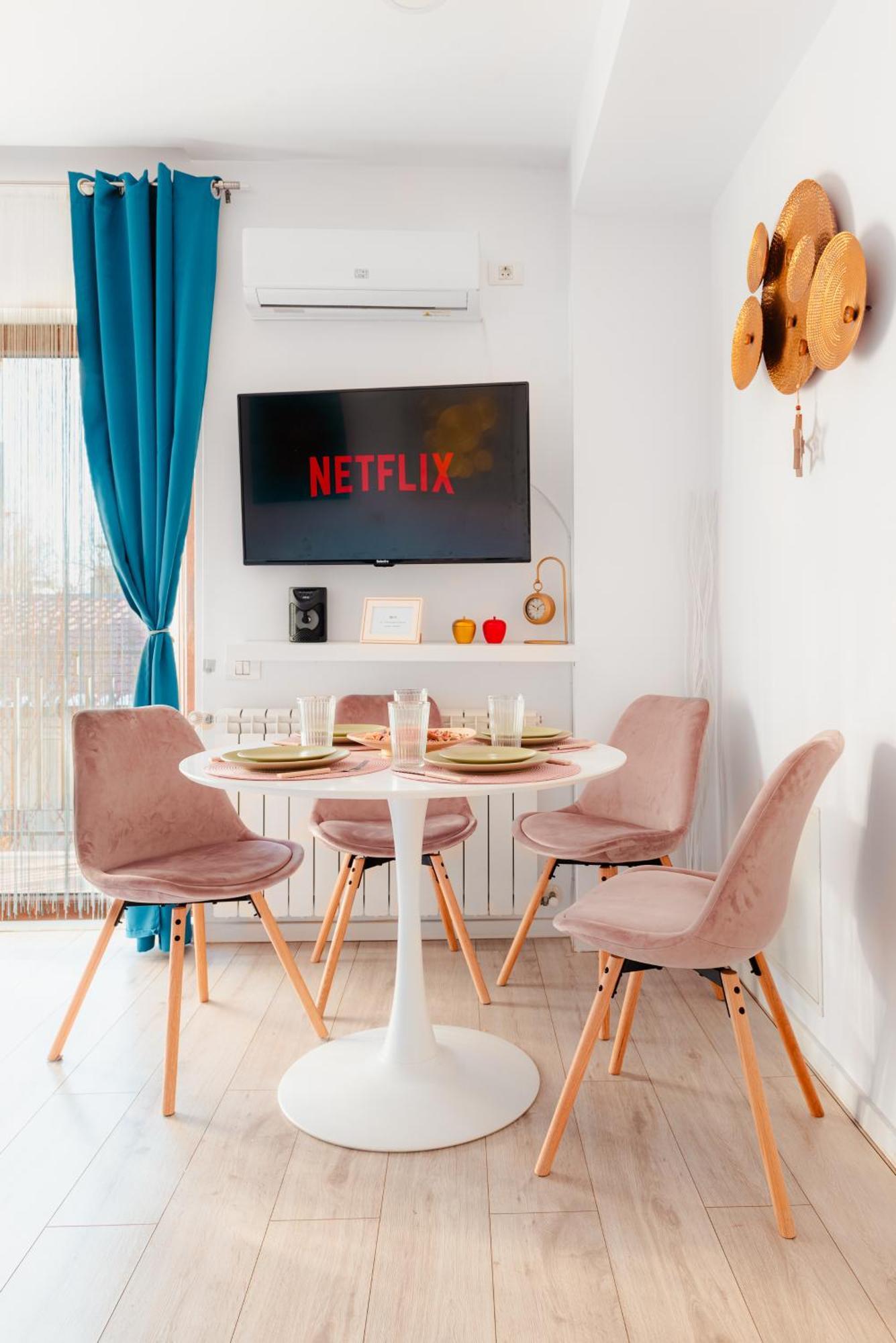 Downtown Apartment Boutique - Blue & Pink Бухарест Екстер'єр фото